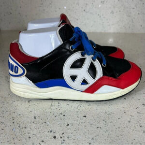 Moschino Peace Sign Lace Up Sneaker Trainers​​